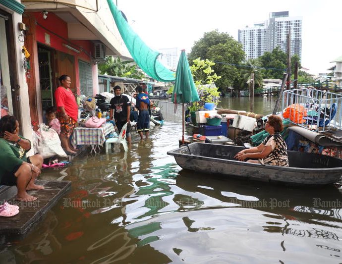 Crippled water pumps blamed for Pathum Thani floods