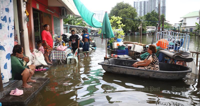 Crippled water pumps blamed for Pathum Thani floods