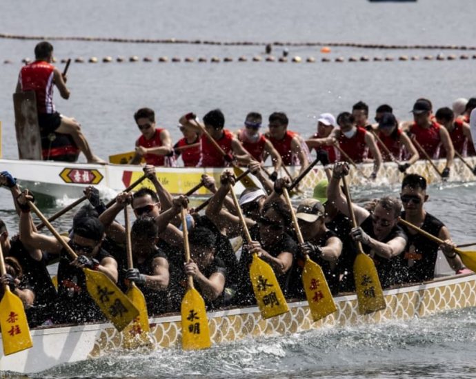 Dragon boat contest ditches Hong Kong over COVID-19 restrictions