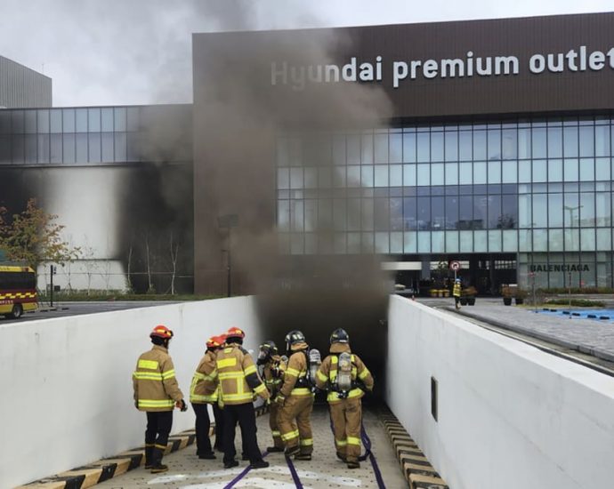 Fire in shopping mall in South Korean city leaves 7 dead