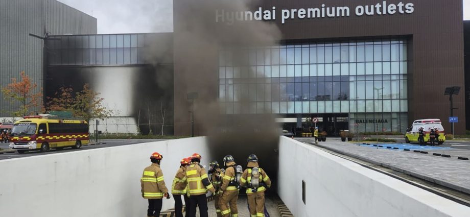 Fire in shopping mall in South Korean city leaves 7 dead