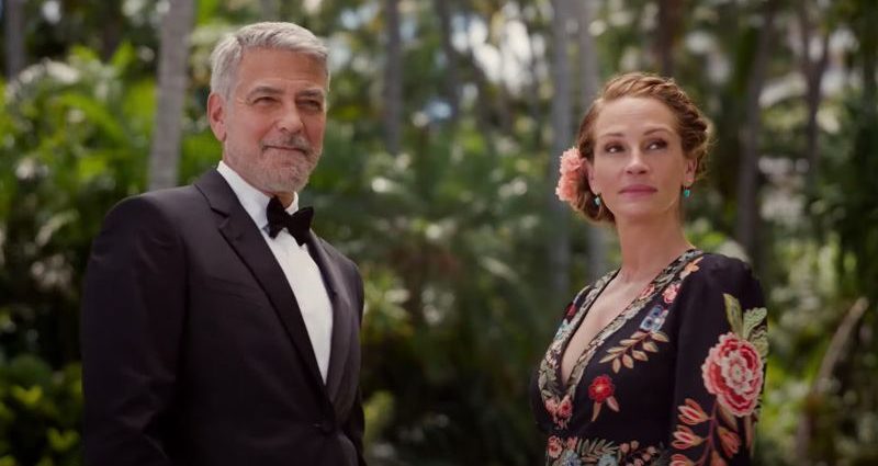 George Clooney and Julia Roberts couldn't stop laughing when they had to film a kiss for 'Ticket to Paradise'