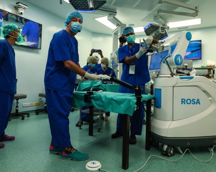 HKL now offers robotic knee, hip replacement surgery