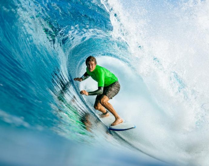 Kalani David, professional surfer and skateboarder, dies after seizure while surfing