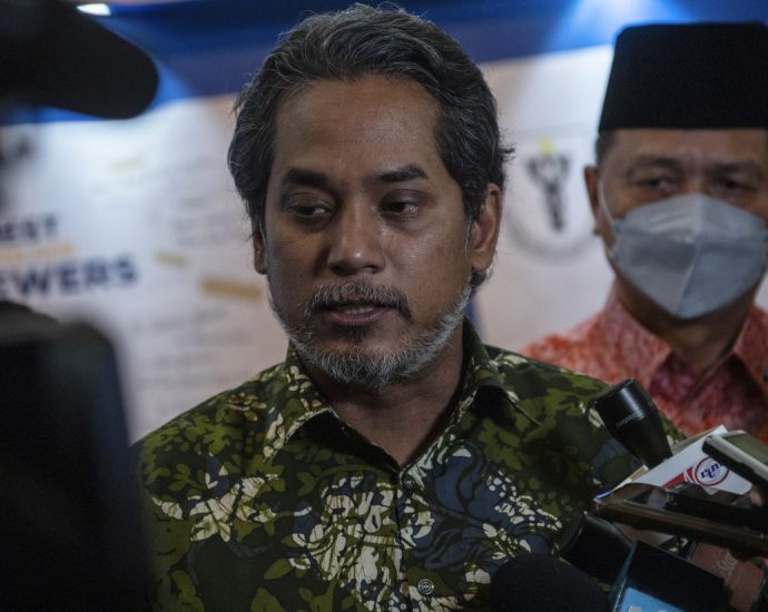 Khairy dismisses claims Najib will be referred to IJN