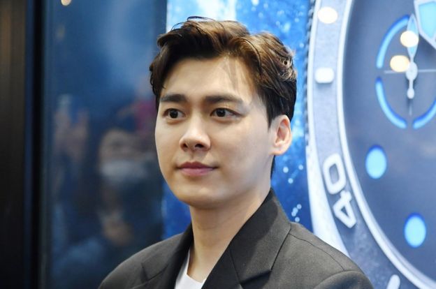 Li Yifeng: China arrests star who played Mao for soliciting prostitutes