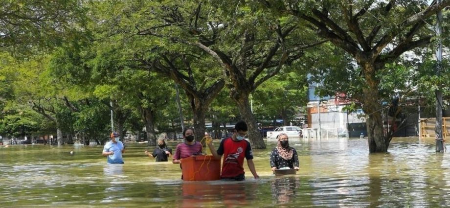 Malaysia’s PKR deputy president Rafizi launches online petition against GE15 in flood season