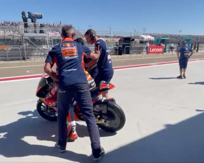 Mechanics suspended for interfering with opposing team’s bike