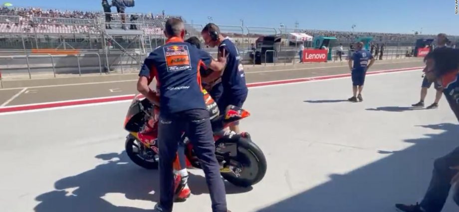 Mechanics suspended for interfering with opposing team's bike
