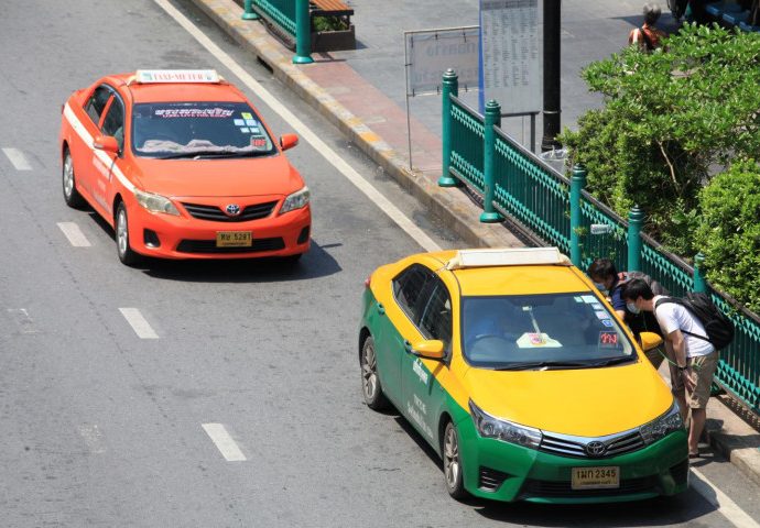 Ministry mulls taxi fare hike