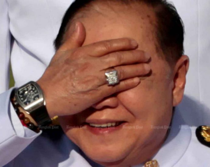 MP wants new Prawit watch probe