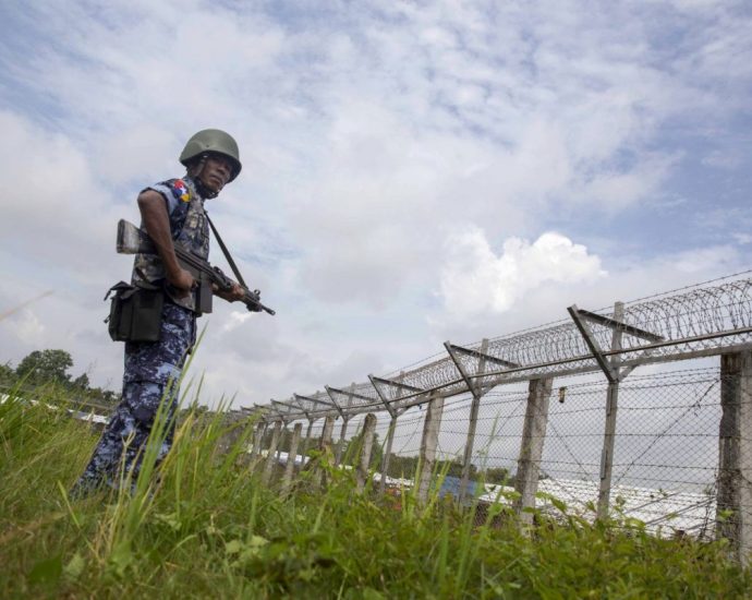 Myanmar, Bangladesh must solve border tensions peacefully