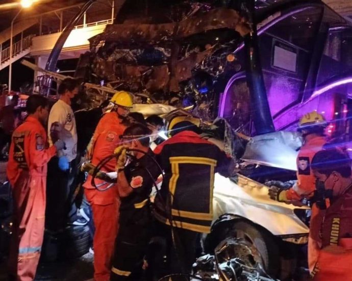 One killed, many injured as bus rear-ends traffic light queue