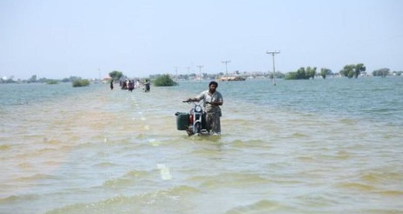 Pakistan floods: 'I lost my home - my baby could be next'