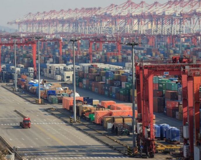 Ports in eastern China at standstill as Typhoon Muifa closes in