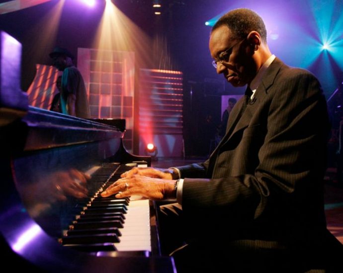 Ramsey Lewis, jazz pianist who revitalized genre, dies at 87