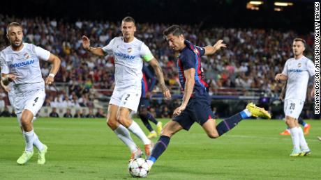 Robert Lewandowski scores historic hat-trick as Barça puts five past Viktoria Plzen while 101st minute goal gives win to Atlético