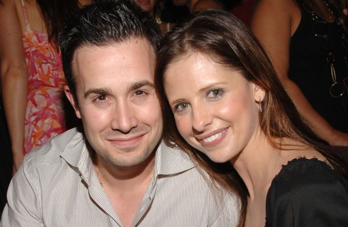 Sarah Michelle Gellar and Freddie Prinze Jr. celebrate 20 years of marriage