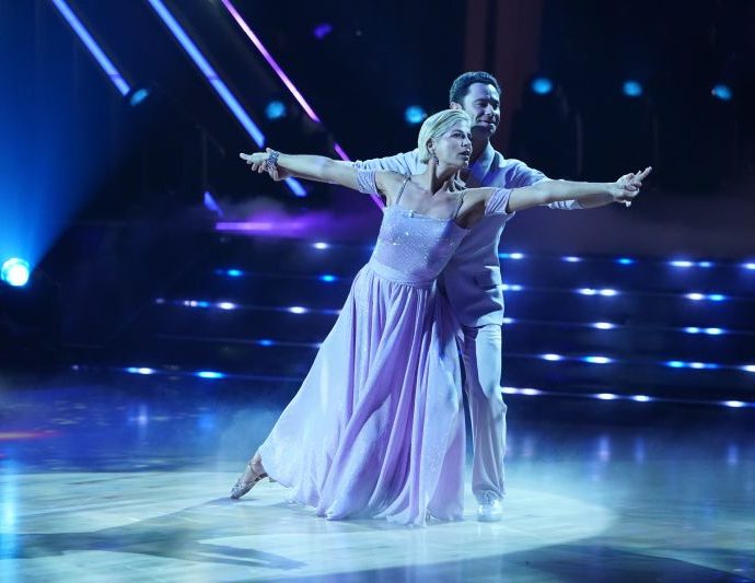 Selma Blair makes a strong debut on ‘Dancing with the Stars’