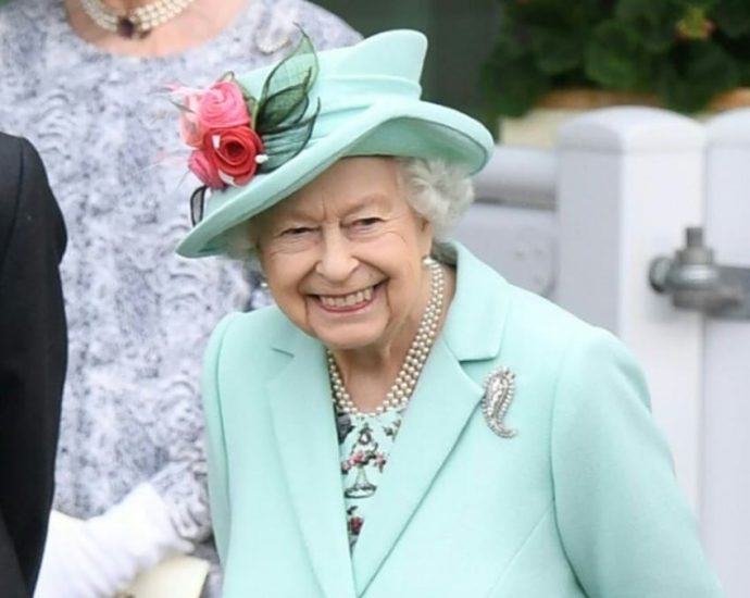 Singapore leaders send condolences after death of Queen Elizabeth II