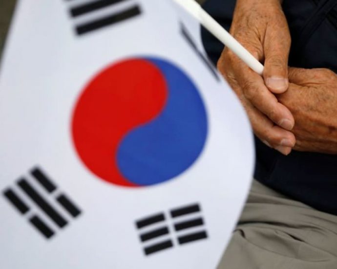 South Korea offers talks with North for reunion of war-torn families