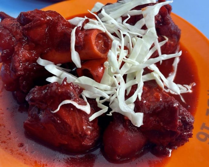 This famous sup tulang merah at Golden Mile Food Centre is a deliciously messy affair