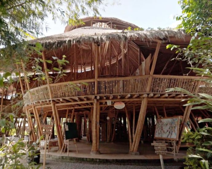 This school in Bali shows that a space for education can be beautiful and eco-friendly