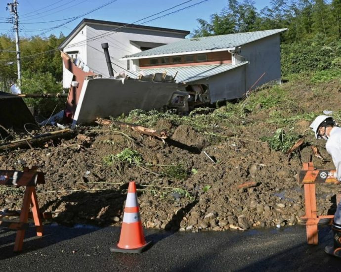 Typhoon Talas lashes central Japan, killing two