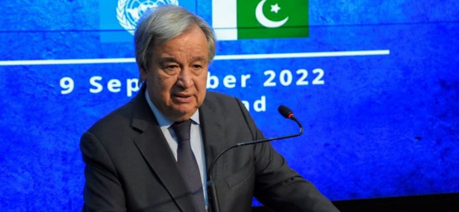 UN chief visits areas of Pakistan devastated by floods