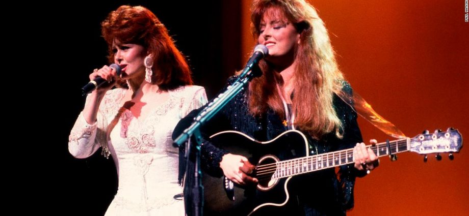 Wynonna Judd can feel her late mother Naomi 'nudging' her