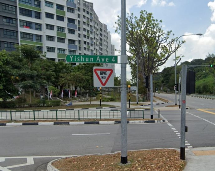 19-year-old arrested for the suspected murder of his father at Yishun Avenue 4