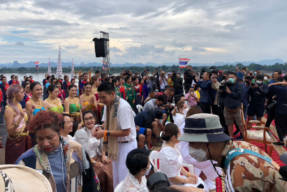 Actor ‘Tono’ completes 15km charity swim across Mekong