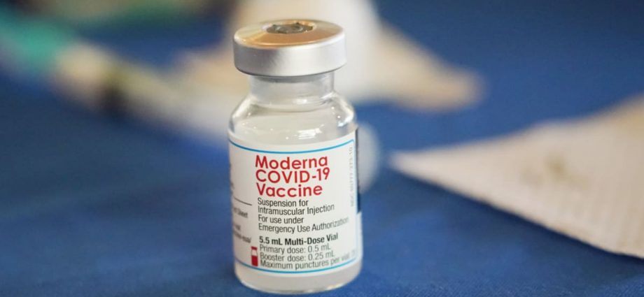 Bivalent Moderna COVID-19 vaccine available in Singapore Oct 14, three days ahead of schedule