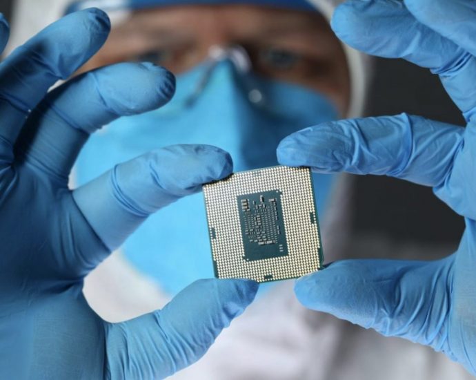 China on course to elude US chip-making equipment bans