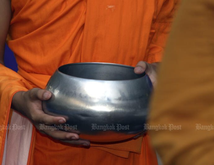 Fake monks from Cambodia nabbed in Rayong