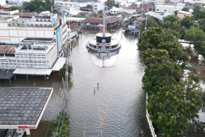 Floods ravage provinces in Noru’s path, rain continues until Monday