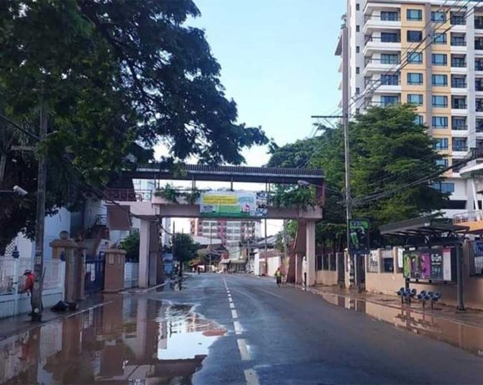 Floodwater receding in Chiang Mai city