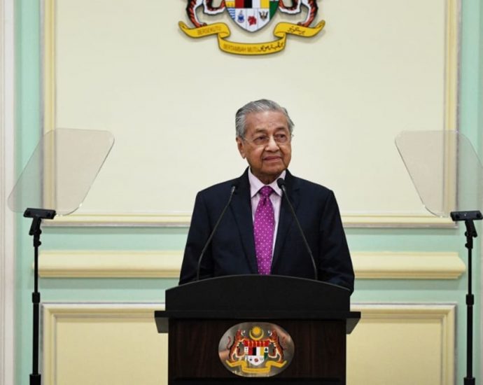 Former Malaysia PM Mahathir to defend Langkawi seat in upcoming polls