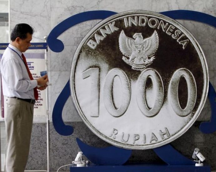 Indonesia central bank delivers successive 50 basis point hike to curb inflation