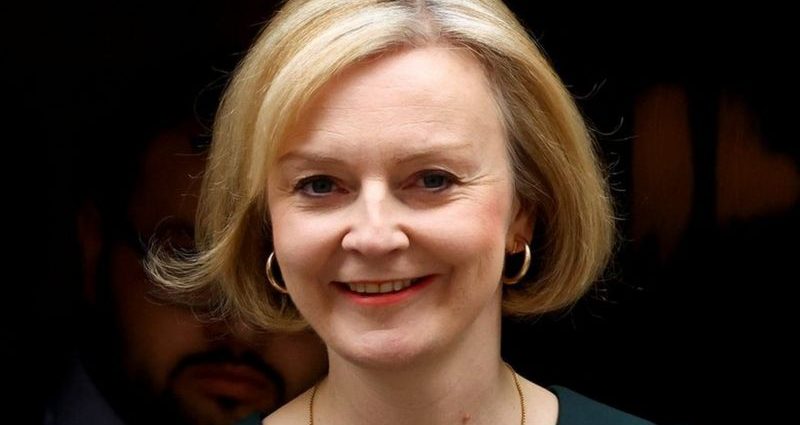 Liz Truss under pressure from senior Tory MPs to rethink tax cuts