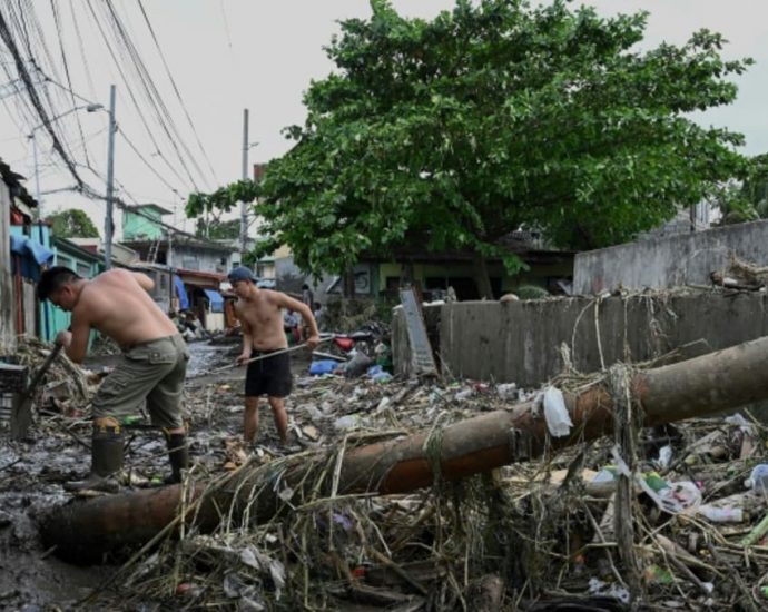 Philippines storm death toll jumps to 98