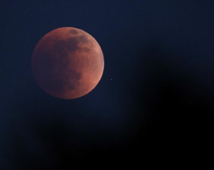 Possible sighting of rare blood moon over Singapore on Nov 8