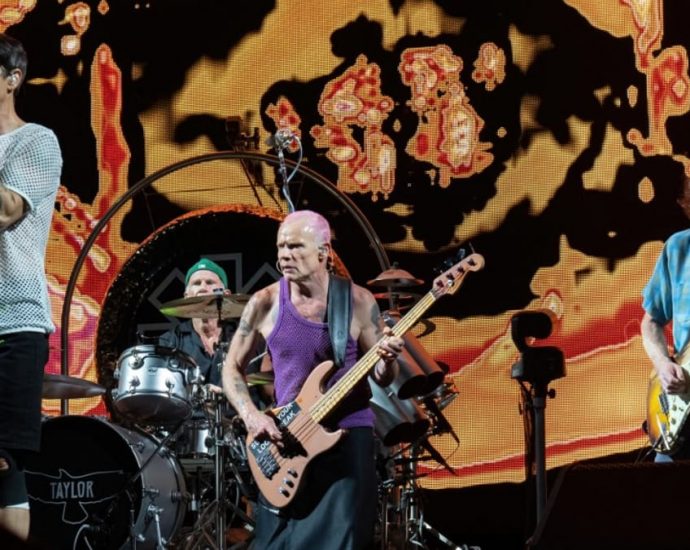 Red Hot Chili Peppers to perform in Singapore in February