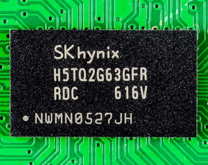 SK hynix wins key reprieve in US chip war on China