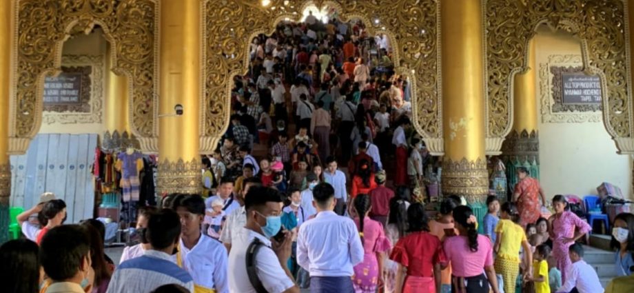 Thousands throng Myanmar’s Shwedagon to mark Buddhist festival of lights