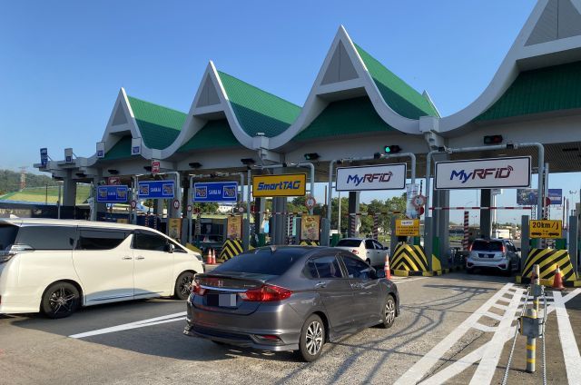 Toll fare cut for six expressways in Klang Valley, says PM