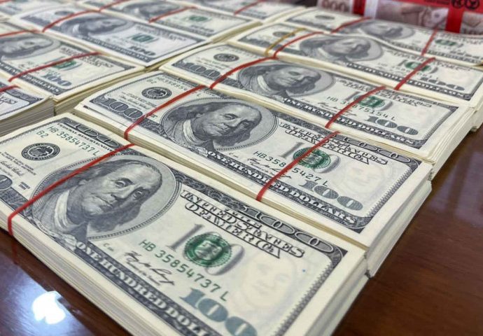 Two arrested with 9,000 fake US banknotes