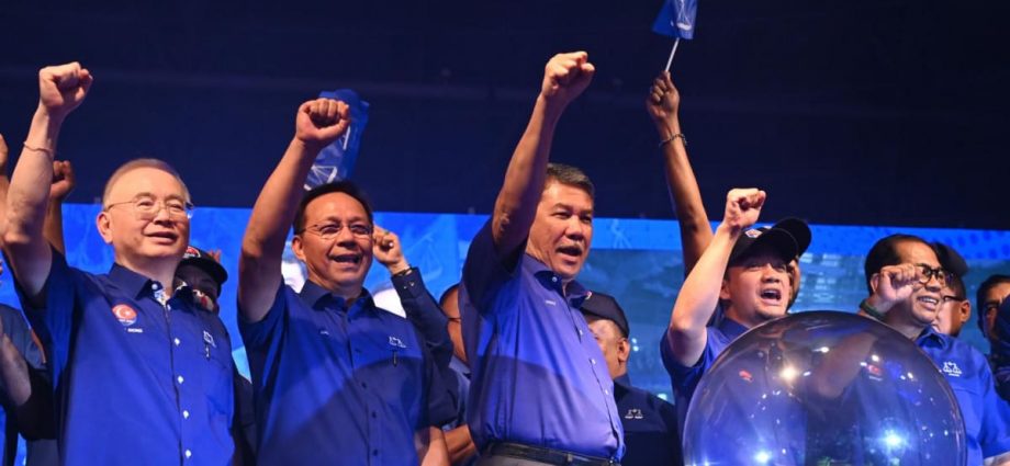 Barisan Nasional targets 20 out of 26 parliamentary seats in Johor for Malaysia's GE15