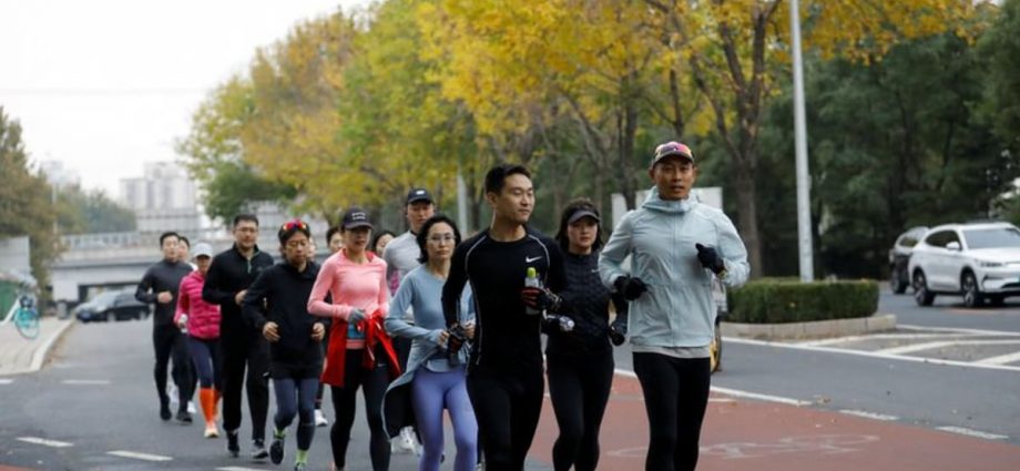 Beijing marathoners prep for historic race while keeping COVID-19 at bay