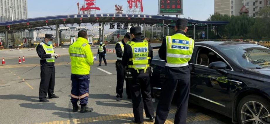 China authorities apologise after boy dies in COVID-19 lockdown